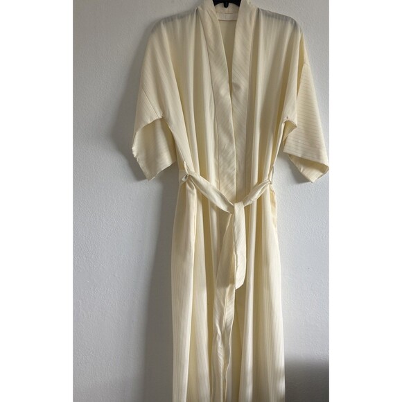bill blass Other - Vintage Women’s Bill Blass Lightweight Bath Robe Ivory Striped Size Large